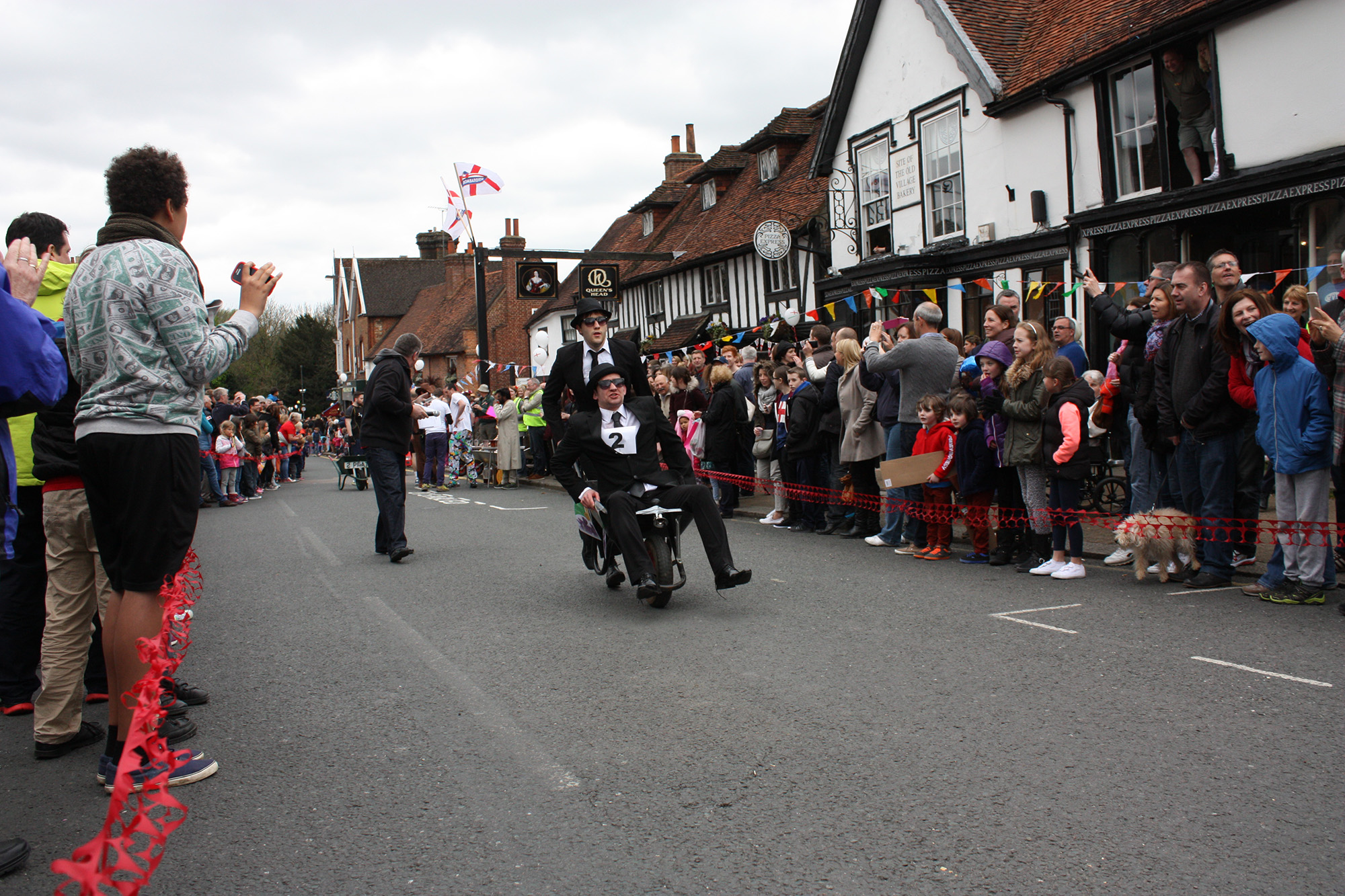 Wheelbarrow Race 2015 Full Coverage Radio Harrow
